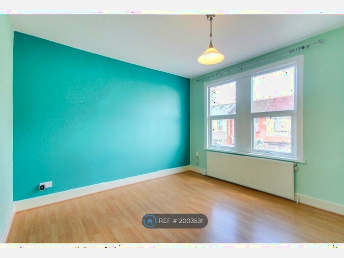 2 Bedroom Flat To Rent In Queens Road, London, E17