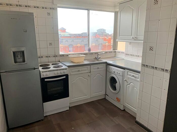 2 Bedroom Flat For Sale In The Mall, Bromley, BR1