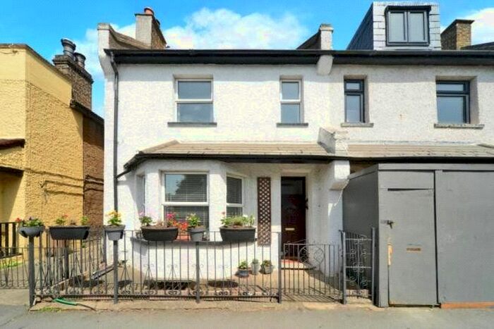 5 Bedroom End Of Terrace House To Rent In Malden Road, Cheam, Sutton, SM3