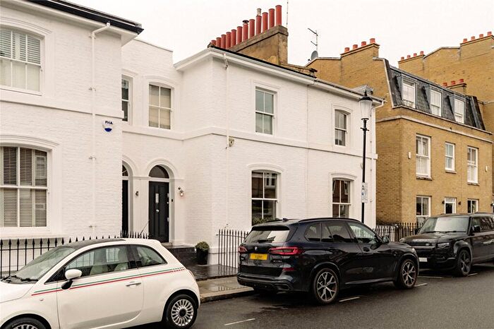 4 Bedroom Semi-Detached House To Rent In Limerston Street, Chelsea, SW10