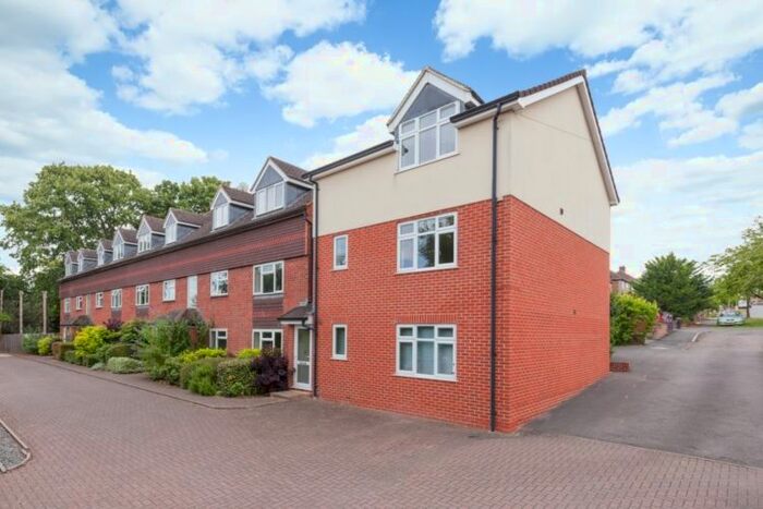 2 Bedroom Flat To Rent In Larch Close, Oxford, OX2