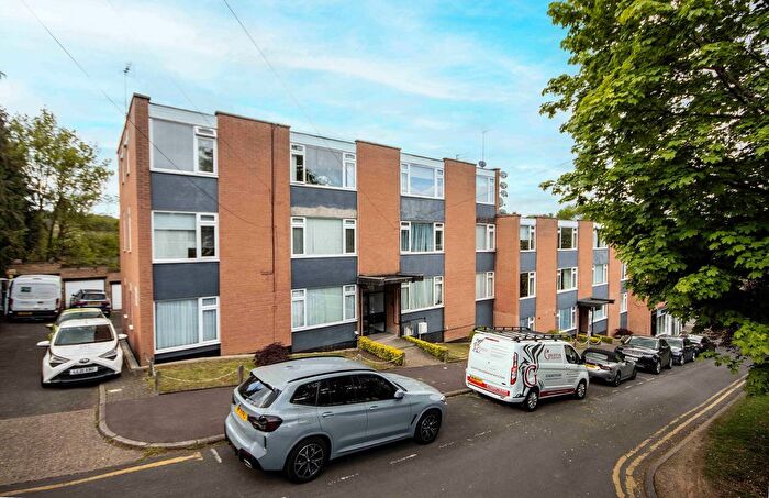 2 Bedroom Flat For Sale In Swan Court, Chorleywood, Herts, WD3