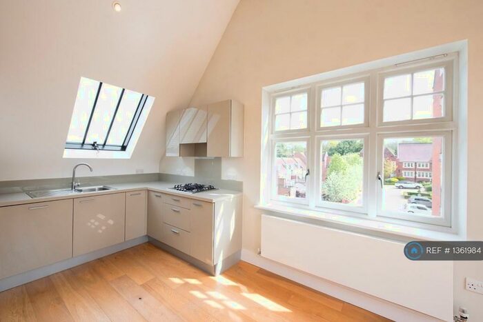 1 Bedroom Flat To Rent In The Galleries, Warley, Brentwood, CM14