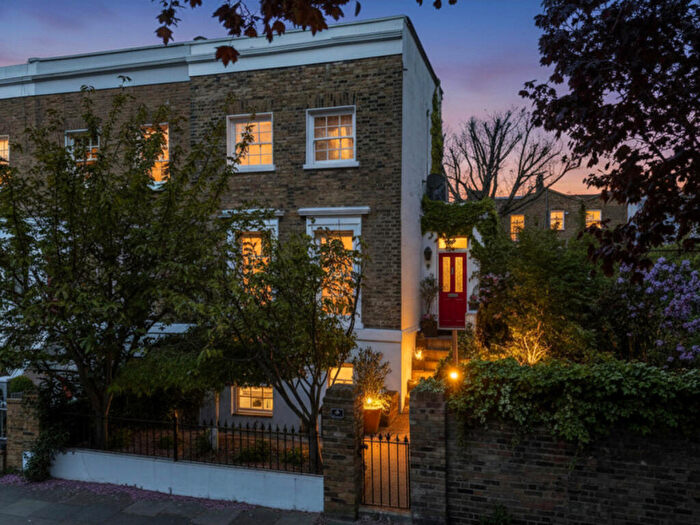 4 Bedroom End Of Terrace House For Sale In Ufton Grove, Hackney, N1