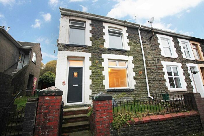 3 Bedroom End Of Terrace House To Rent In Penygraig, Tonypandy, CF40