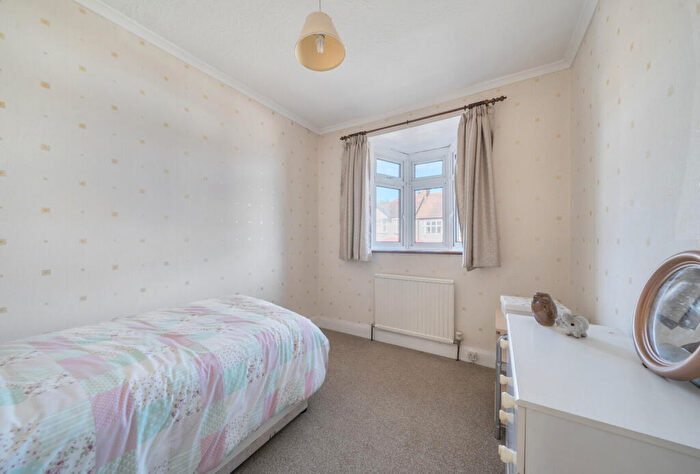 3 Bedroom Terraced House For Sale In Greenwood Close, Morden, SM4