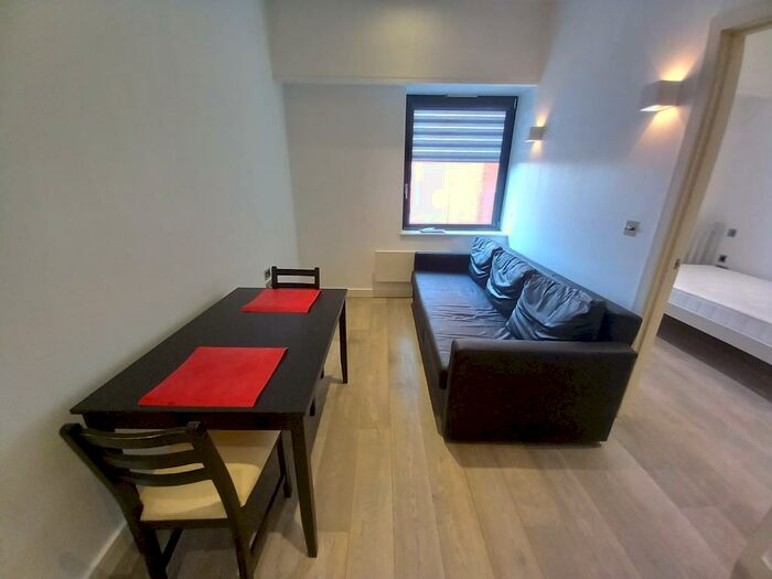1 Bedroom Apartment To Rent In Verona Apartments, Slough, SL1