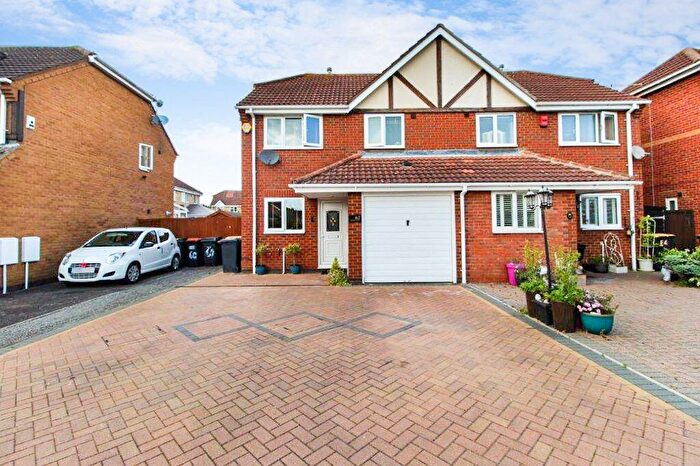 3 Bedroom Semi-Detached House For Sale In Hillesden Avenue, Elstow, Bedford, MK42
