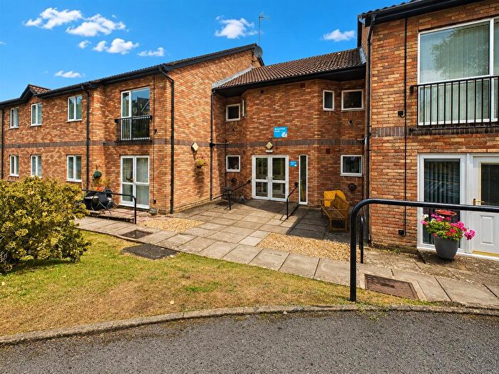 1 Bedroom Flat For Sale In Bronrhiw Fach, Caerphilly, CF83