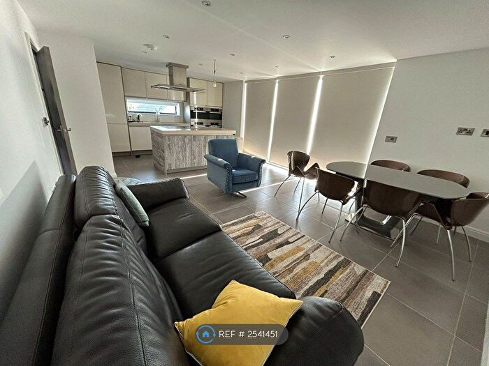 3 Bedroom Flat To Rent In The Precinct, Benllech, Tyn-Y-Gongl, LL74