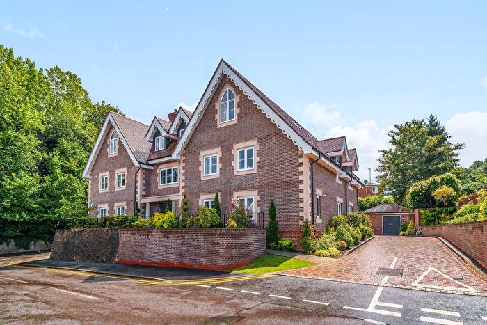 1 Bedroom Flat For Sale In Amber Lodge, Godalming, Godalming, GU7