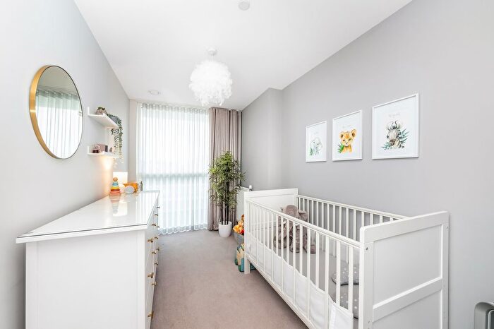 3 Bedroom Flat For Sale In Iverson Point, Harrison Walk, London, SE10