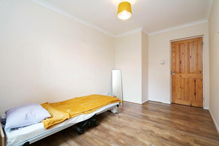 2 Bedroom Apartment To Rent In Maplehurst Close, KT1
