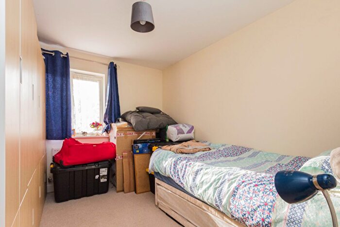 3 Bedroom Detached House For Sale In Harrington Road, Irthlingborough, NN9