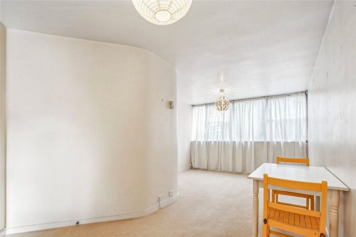 1 Bedroom Flat For Sale In North Rise, St. Georges Fields, London, W2