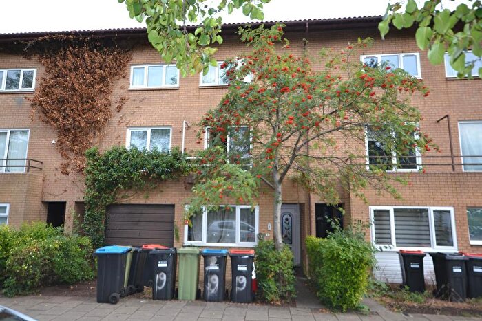 4 Bedroom Terraced House For Sale In Padstow Avenue, Fishermead, Milton Keynes, MK6