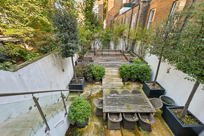 2 Bedroom Apartment For Sale In Coleherne Road, London, SW10