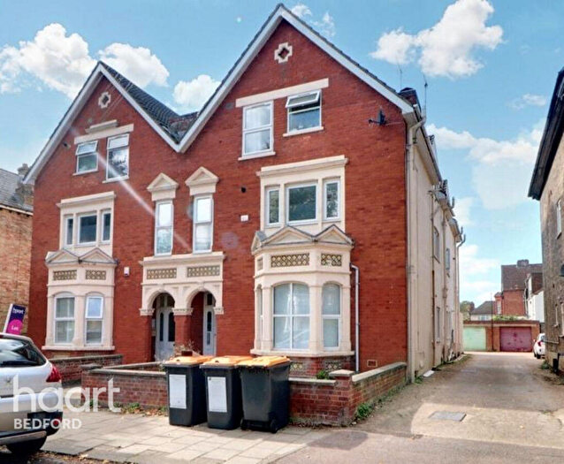 1 Bedroom Flat For Sale In Chaucer Road, Bedford, MK40