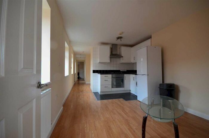 2 Bedroom Flat To Rent In Heigham Road, London, E6