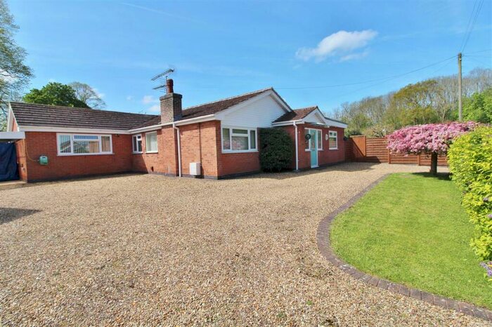 4 Bedroom Detached Bungalow For Sale In Park Road, Allington, Grantham, NG32
