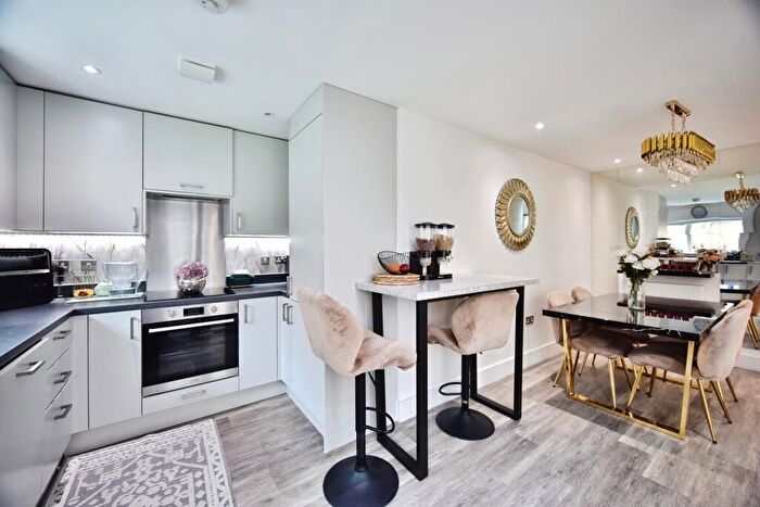 3 Bedroom End Of Terrace House For Sale In Brunswick Street, Maidstone, Kent, ME15