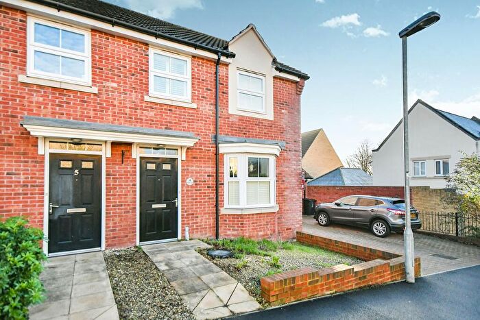 3 Bedroom House To Rent In Moredon, SN2