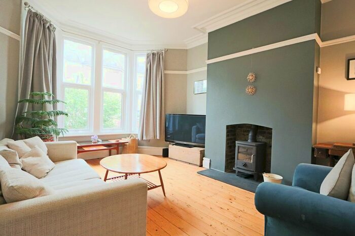 3 Bedroom Detached House To Rent In Belluton Road, Bristol, BS4