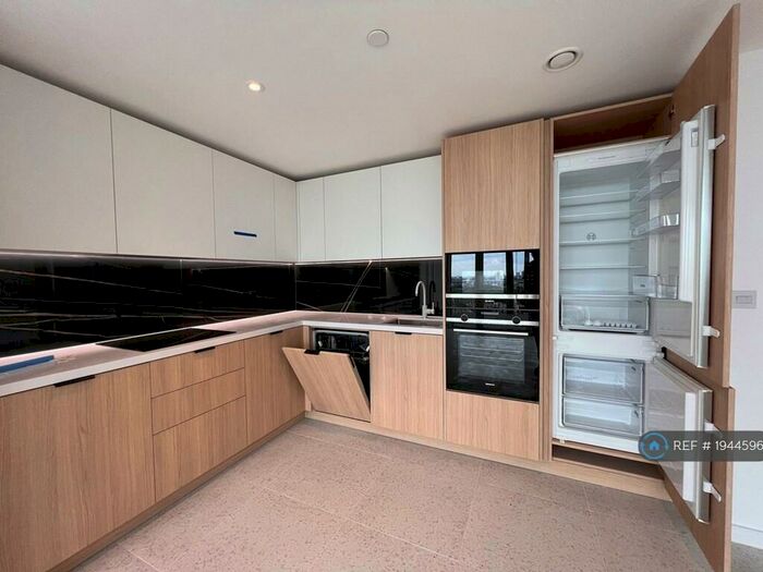 2 Bedroom Flat To Rent In London, London, E1