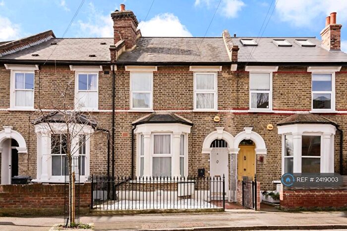 4 Bedroom Terraced House To Rent In Swinnerton Street, Homerton Hackney East London, E9