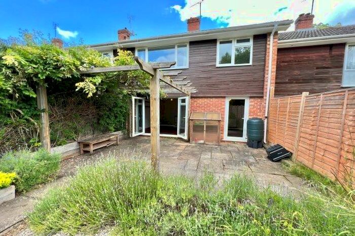 4 Bedroom Terraced House To Rent In Froxfield Close, Winchester, SO22