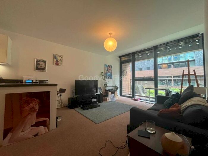 2 Bedroom Flat To Rent In Whitworth Building, Potato Wharf, Manchester, M3