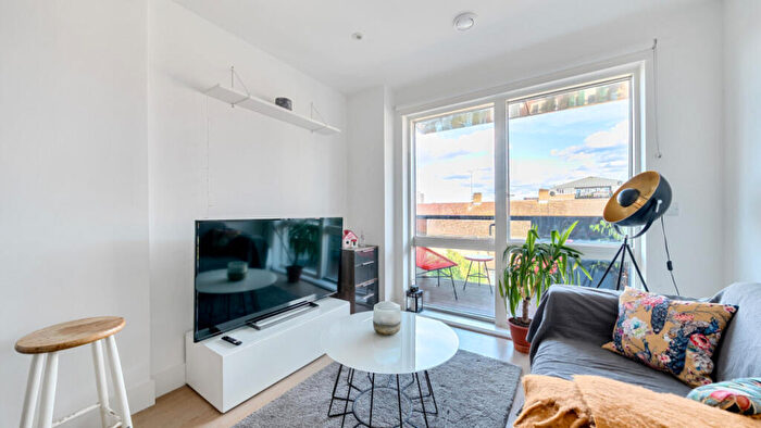 1 Bedroom Flat For Sale In Aston Street, Limehouse, E14