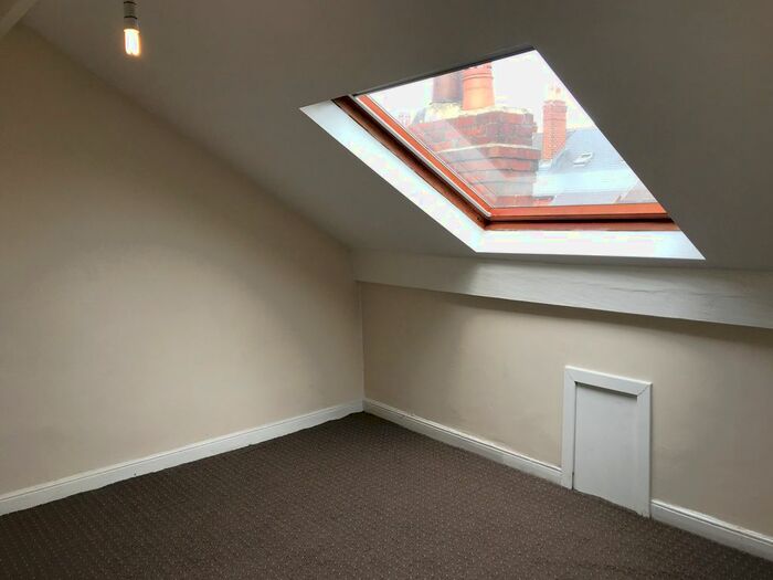 4 Bedroom Terraced House To Rent In Mexborough Drive, Leeds, LS7
