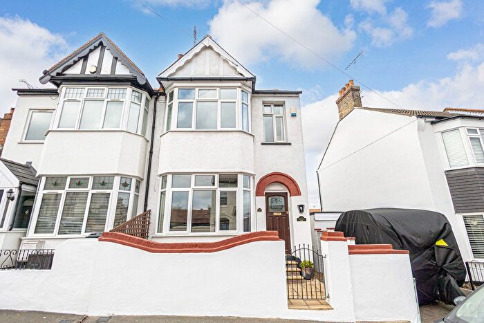 3 Bedroom Semi-Detached House For Sale In Eastwood Boulevard, Westcliff-On-Sea, SS0