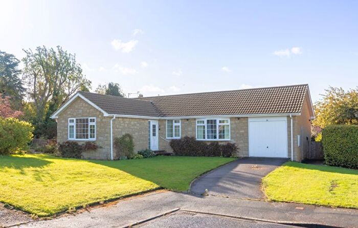 2 Bedroom Detached Bungalow For Sale In Aunums Close, Thornton Le Dale, YO18