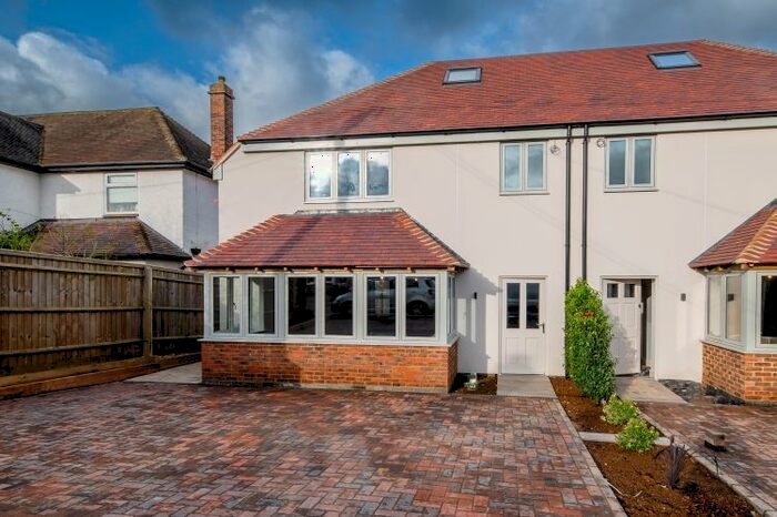 4 Bedroom Semi-Detached House To Rent In Norreys Road, Cumnor, Oxford, OX2