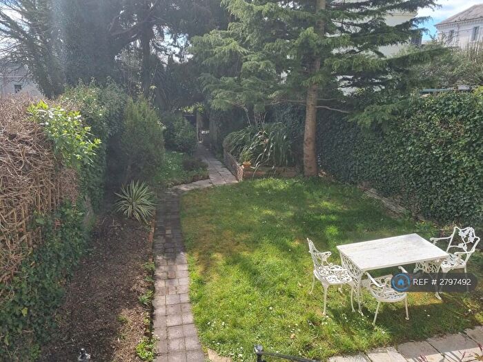 2 Bedroom Flat To Rent In Albert Road, Plymouth, PL2