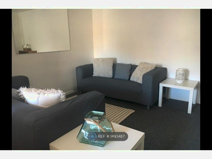3 Bedroom Flat To Rent In Trinity Street, Huddersfield, HD1