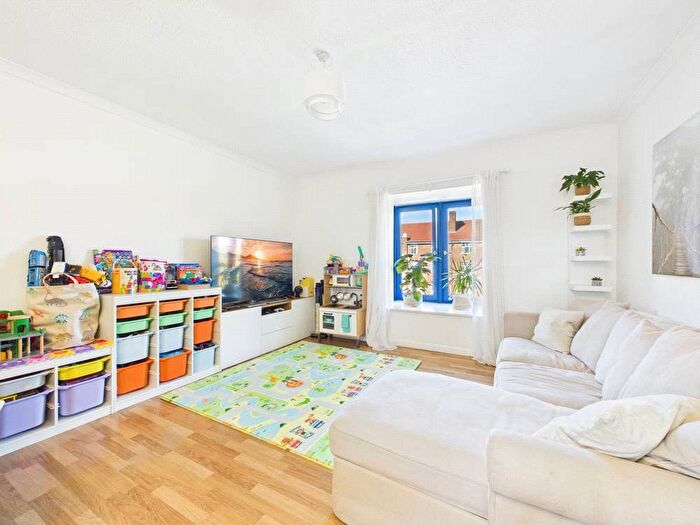 1 Bedroom Flat To Rent In London Road, Kingston Upon Thames, KT2
