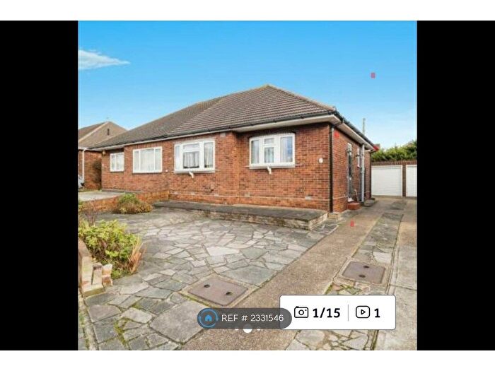 2 Bedroom Bungalow To Rent In Hunter Drive, Hornchurch, RM12