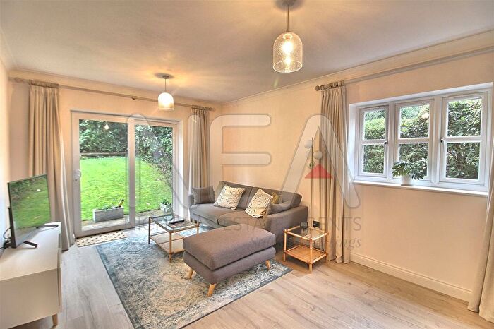 2 Bedroom Flat To Rent In Balmore Park, Caversham, Reading, RG4