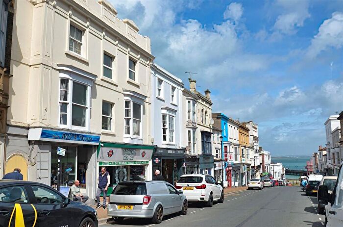1 Bedroom Flat For Sale In Central Ryde, PO33