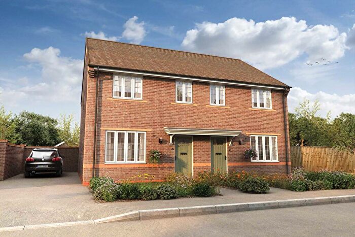 3 Bedroom Semi-Detached House For Sale In Lower Lodge Avenue Rugby, CV21