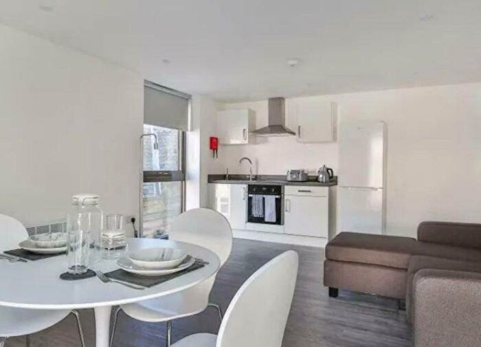 3 Bedroom Flat To Rent In Fargate, Sheffield, S1