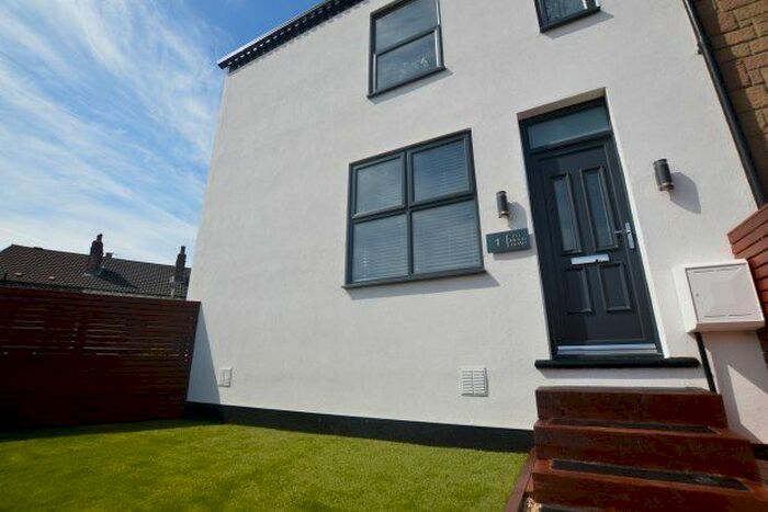 4 Bedroom Property To Rent In Lee Moor Road, Wakefield, WF3