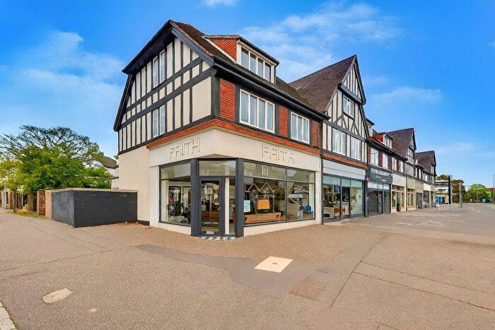 4 Bedroom Flat For Sale In Bridgwater Drive, Westcliff-On-Sea, SS0