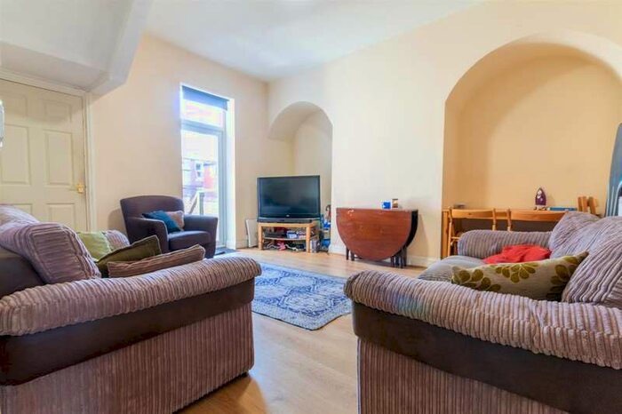 3 Bedroom Terraced House To Rent In Chillingham Road, Heaton, NE6