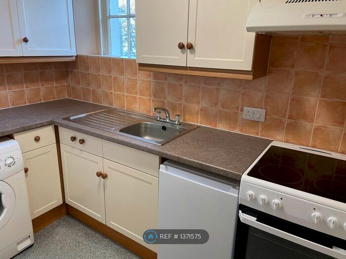 1 Bedroom Flat To Rent In Beaumont, Torquay, TQ1