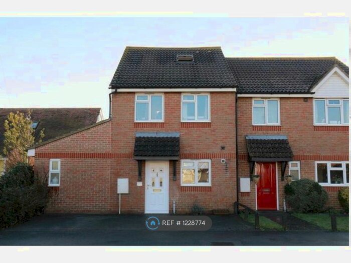 3 Bedroom Semi-Detached House To Rent In Rose Green Road, Bognor Regis PO21