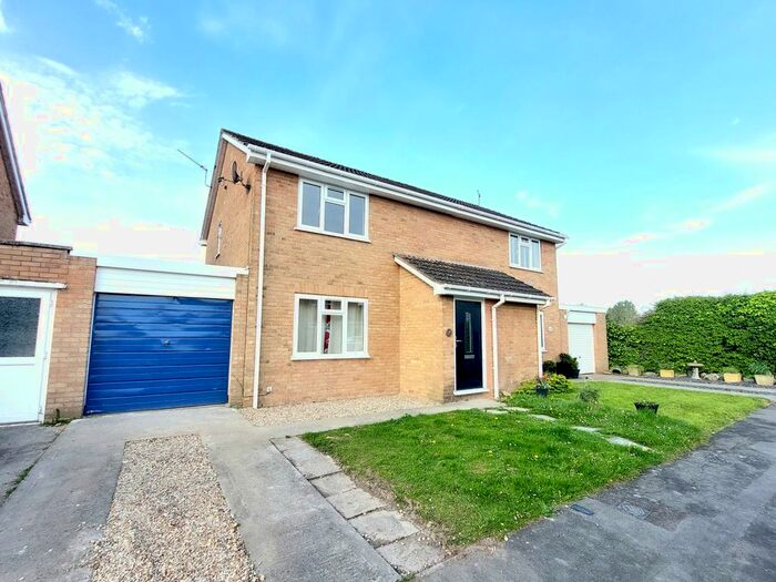 3 Bedroom Semi-Detached House To Rent In Jasmine Close, Highbridge, TA9